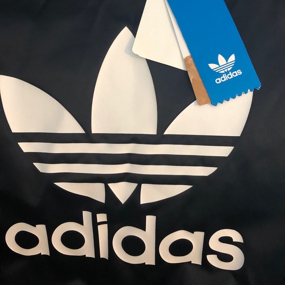 **SOLD**Adidas trefoil crew sweat in size xs Navy - Picture 4 of 8